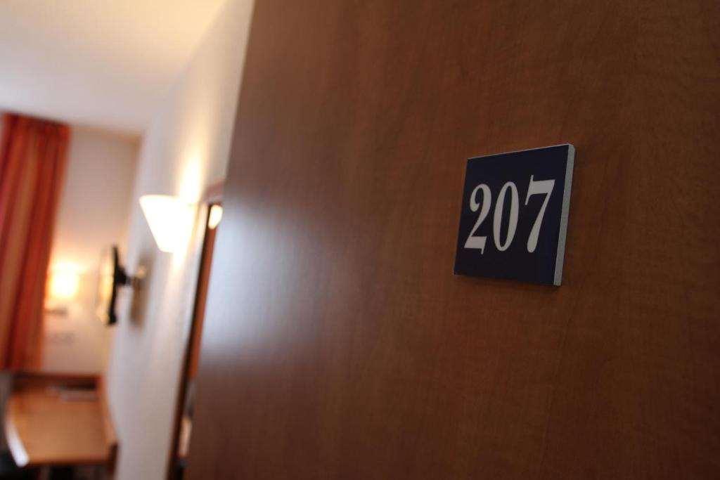 Brit Hotel Confort Villeneuve Sur Lot Bias (Lot-et-Garonne) Quarto foto